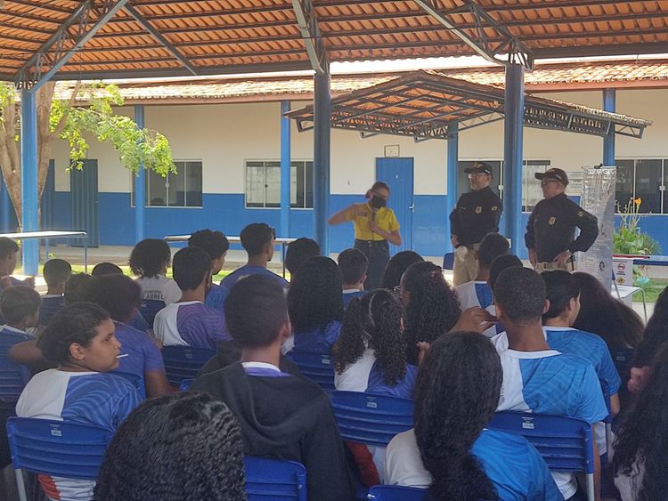 Setran realiza palestra para cerca de 470 alunos na escola Pedro Abreu