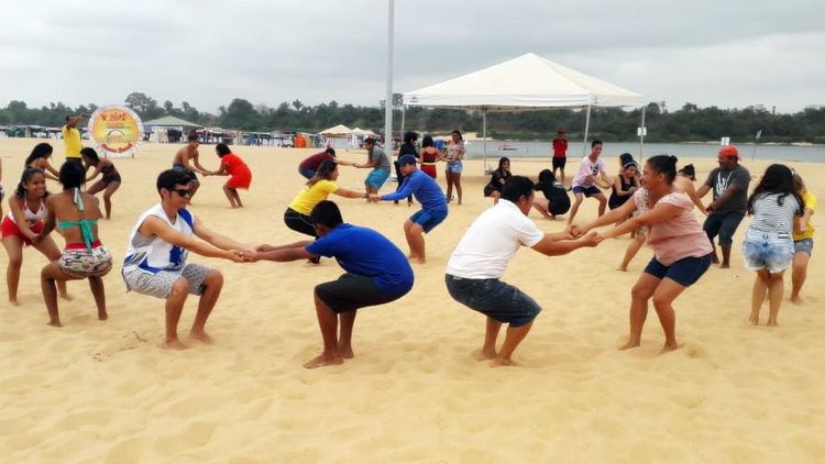 Caps Infantil promove ação na praia