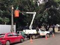 Equipe realiza serviço na Av. Getúlio Vargas na Praça de Fátima, Centro.