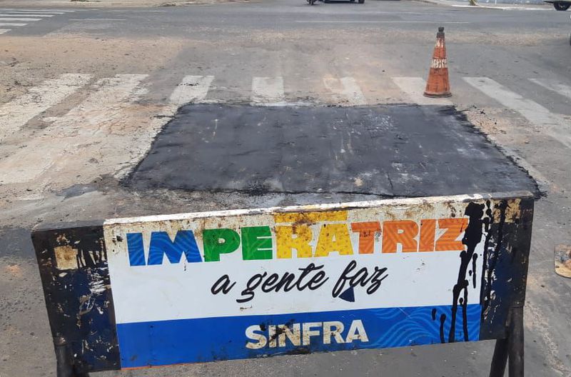 Tapa-buracos na Rua Rio Grande do Norte com a Avenida Bernardo Sayão, Nova Imperatriz.