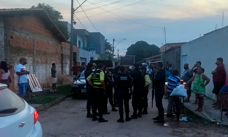 Agentes de Trânsito e Guarda Municipal encerram festa clandestina de som automotivo no Santa Rita