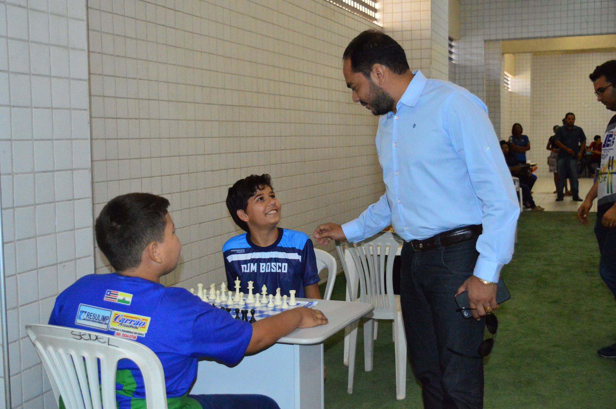 <p><span style="font-size:16px">O prefeito Assis Ramos visitou nesta quarta-feira, 13, as competi&ccedil;&otilde;es dos JEI&#39;s 2018. Na imagem com atletas do xadrez.</span></p>