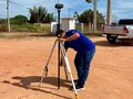 O mapeamento técnico é feito com GPS, drones e mapas digitais, etapa essencial para garantir a titulação legal dos imóveis