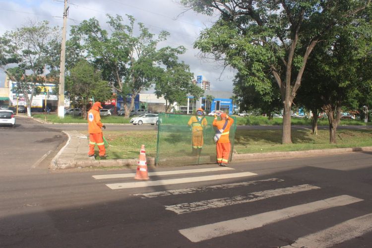 Prefeitura intensifica limpeza nos bairros da cidade