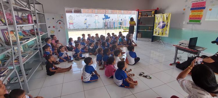 Alunos das escolas Constantino Barbosa e Domingos de Morais participam de palestra sobre juventude e trânsito
