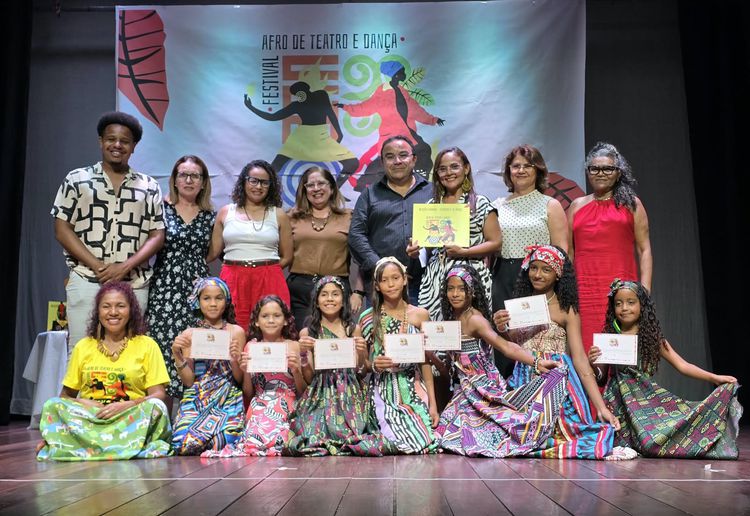 Escolas municipais participam do Festival de Teatro e Dança Afro (FestiAfro)