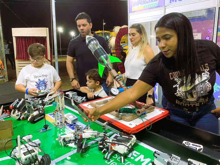 Robótica nas escolas se destaca na participação da rede municipal de ensino na 55ª Expoimp