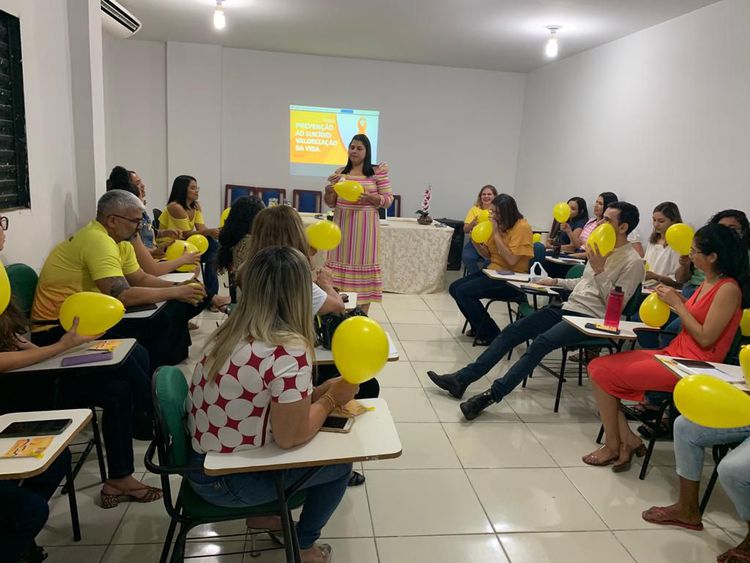 Servidores da Educação participam de campanha Setembro Amarelo