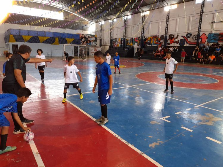 Chuva de gols marca início das disputas do Futsal nos JEIs 2022
