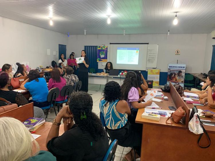 Professores do município participam de capacitação Hora da Leitura