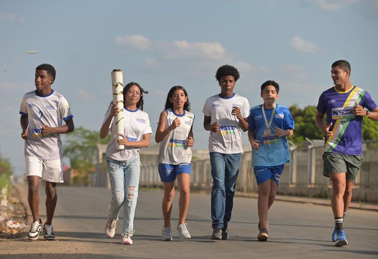 Imperatriz abre Semana da Pátria 2025 com Corrida do Fogo Simbólico e atos cívicos