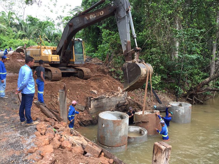 Sinfra prossegue a construção da ponte na estrada que dá acesso ao povoado Água Boa