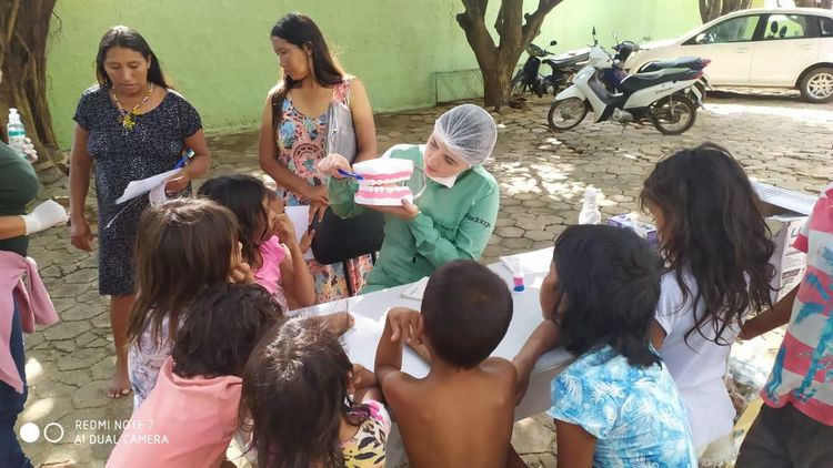 Venezuelanos refugiados recebem assistência odontológica