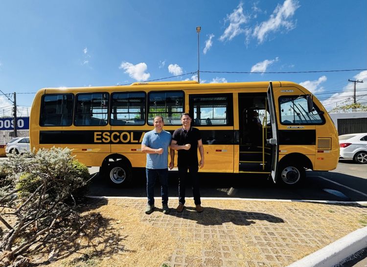 Novo ônibus amplia transporte de estudantes do município da zona rural de Imperatriz