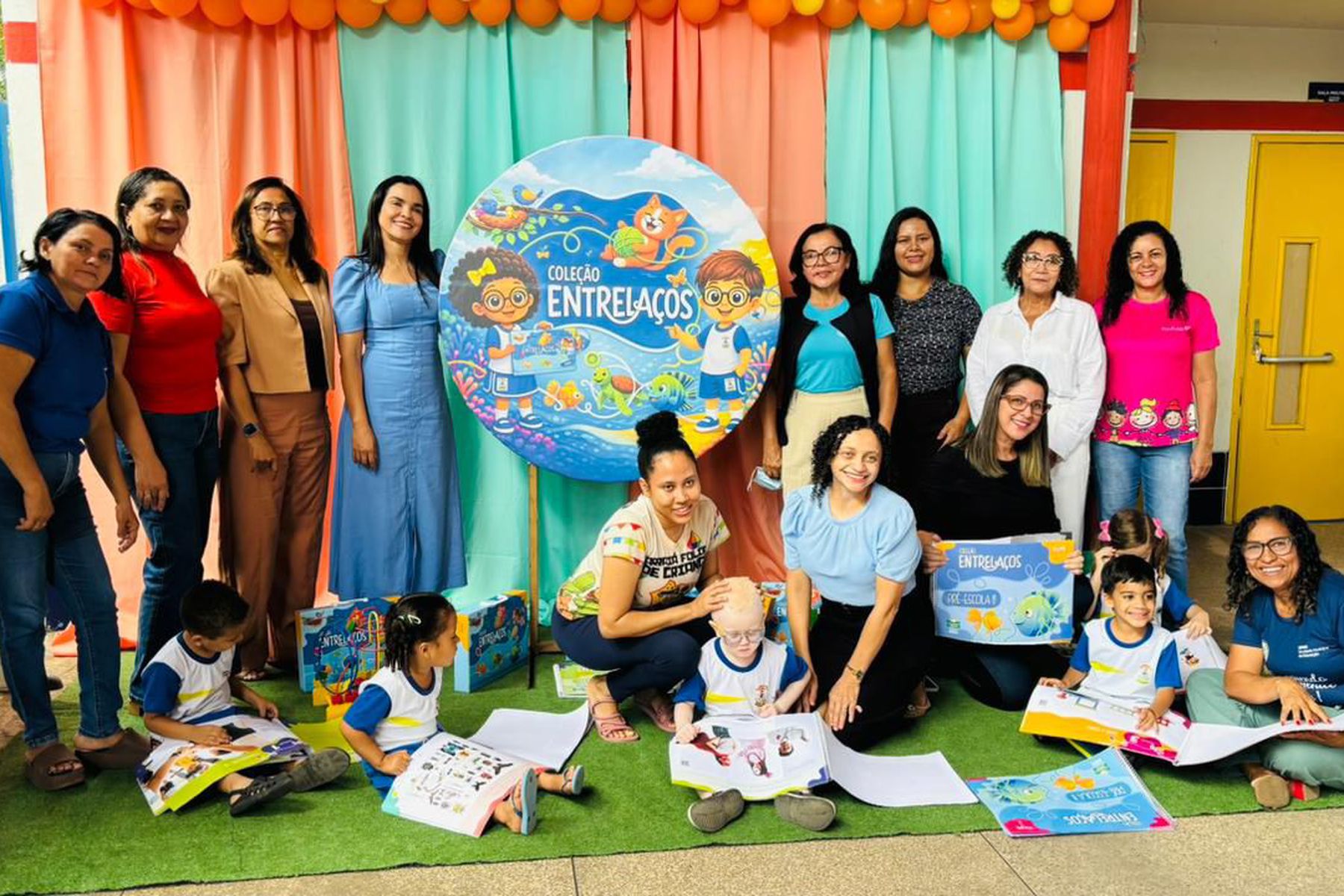 Educação Infantil de Imperatriz recebe livros didáticos ampliados para crianças com baixa visão