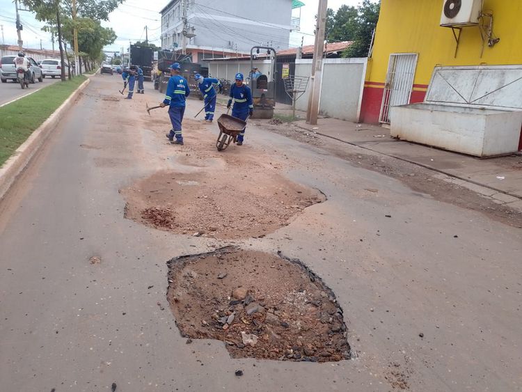 Semana começa com serviços de recuperação de ruas em Imperatriz