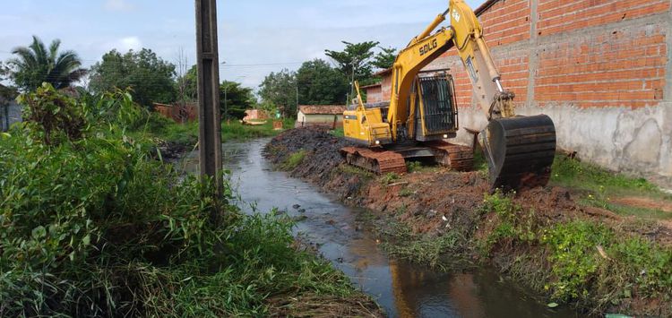Prefeitura intensifica ações de limpeza dos cursos d’água no Parque Alvorada II