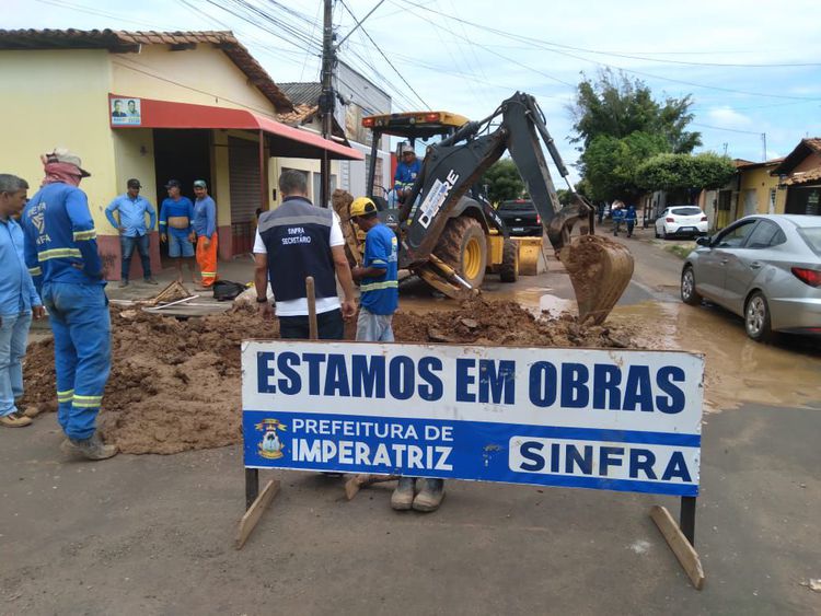 Drenagem profunda passa por manutenção na rua Paraíba