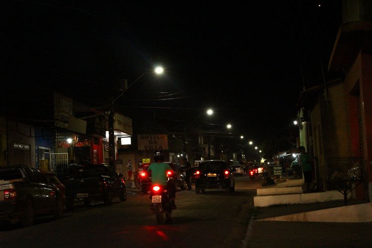 Rua Duque de Caxias ganha iluminação de LED