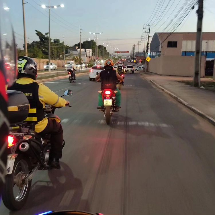 Setran faz duas novas intervenções para desafogar trânsito na Avenida Pedro Neiva de Santana