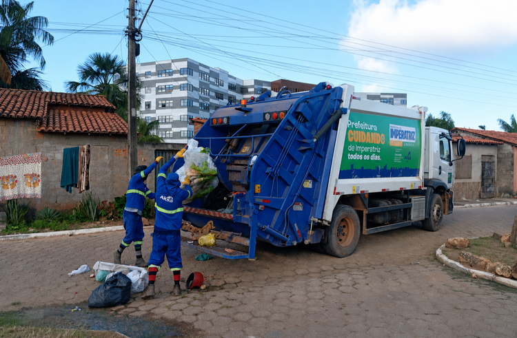 Coleta de lixo passa a ser realizada durante o dia em bairros de Imperatriz