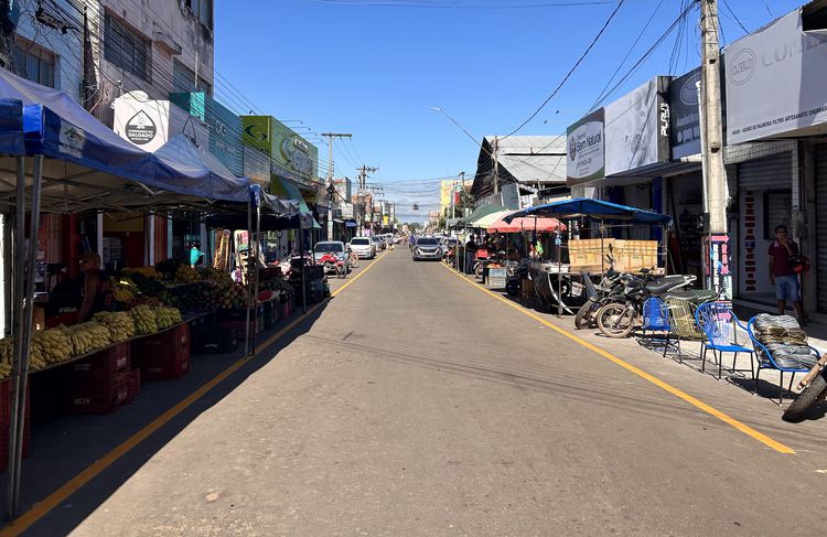 Prefeitura de Imperatriz inicia padronização de espaços de barracas no Mercadinho