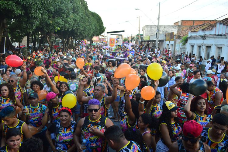 Foliões elogiam organização do carnaval “A Gente Faz”