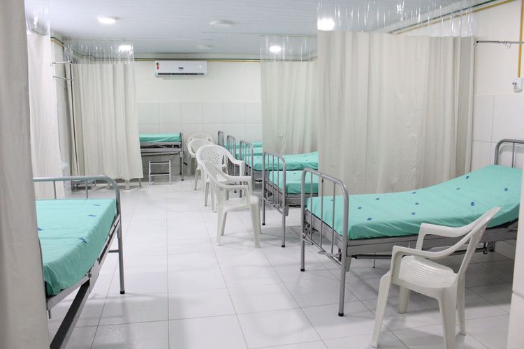 Pacientes e servidores aprovam reforma de enfermaria do Socorrão