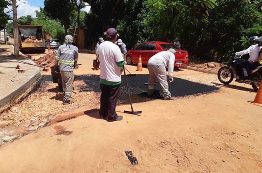 Recuperação da malha asfáltica da Avenida Newton Bello cruzamento