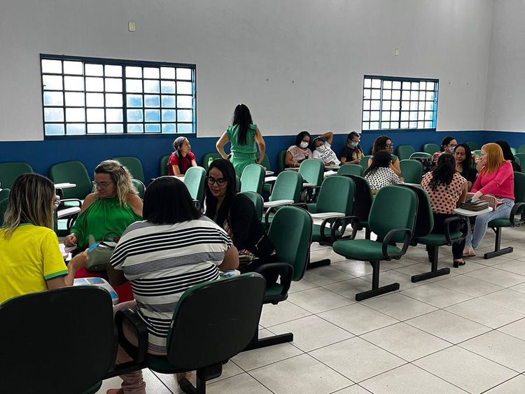 Professores do município participam de formação continuada