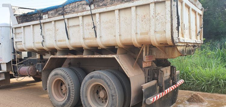 Setran fiscaliza caçambas que fazem derramamento de carga em vias públicas