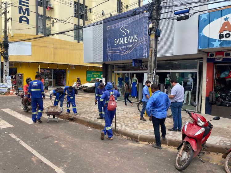 Obra de padronização das calçadas da Avenida Getúlio Vargas chega na fase de conclusão da primeira etapa