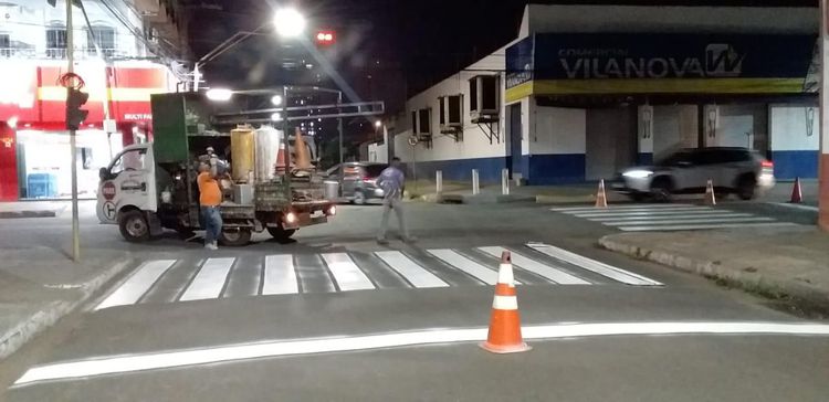 Revitalização de faixas de pedestres aumenta a segurança viária na Avenida Santa Teresa