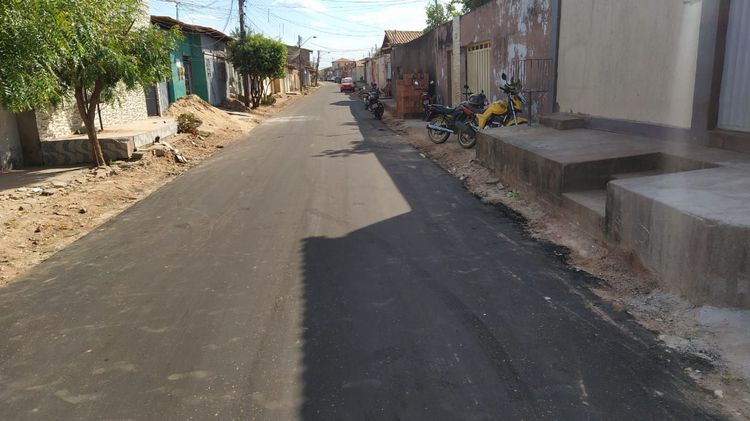 Prefeitura asfalta Rua Gregório de Matos no Bacuri