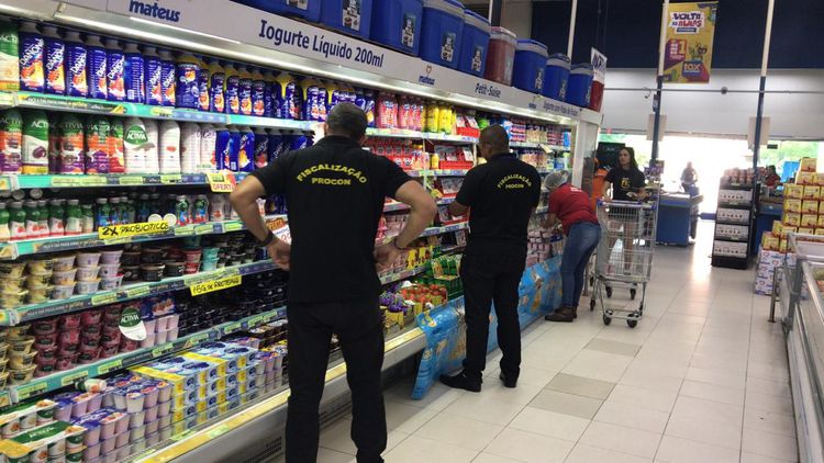 Procon intensifica fiscalização em supermercados